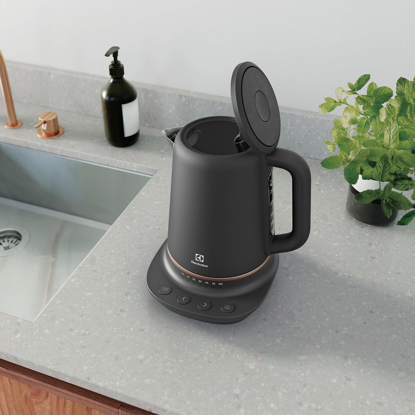 Electrolux Explore 7 Kettle – E7K1-6BP